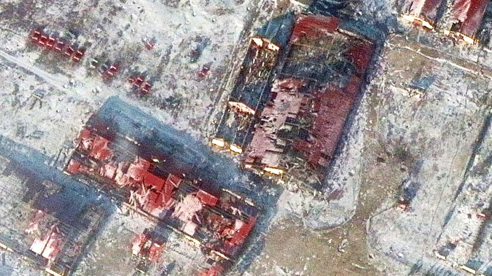 Hình ảnh vệ tinh cho thấy các tòa nhà nông nghiệp bị hư hại ở Soledar