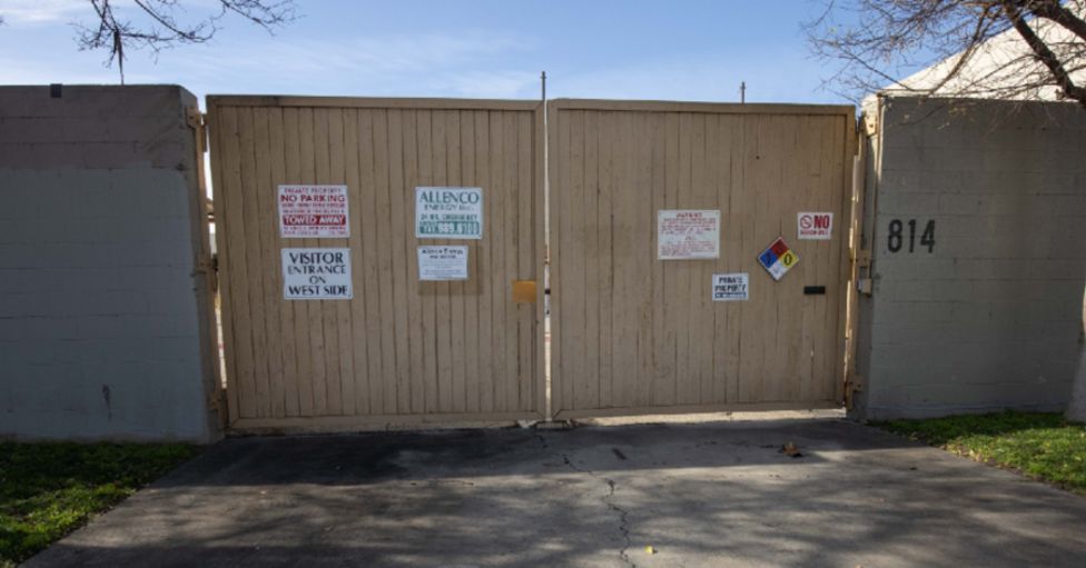 The oil well that AllenCo operated from 2009 is located in a residential area, close to buildings and schools in South Los Angeles.