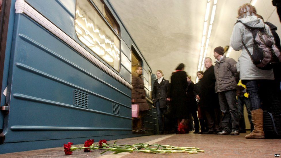 Flowers on train platform to commemorate victims of Lubyanka bombing