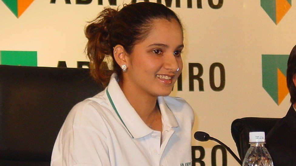 Sania Mirza durante una conferenza stampa a Nuova Delhi per annunciare la sua partecipazione al Celebrity Match dell'ABN AMRO Tenns Challenge - 2005