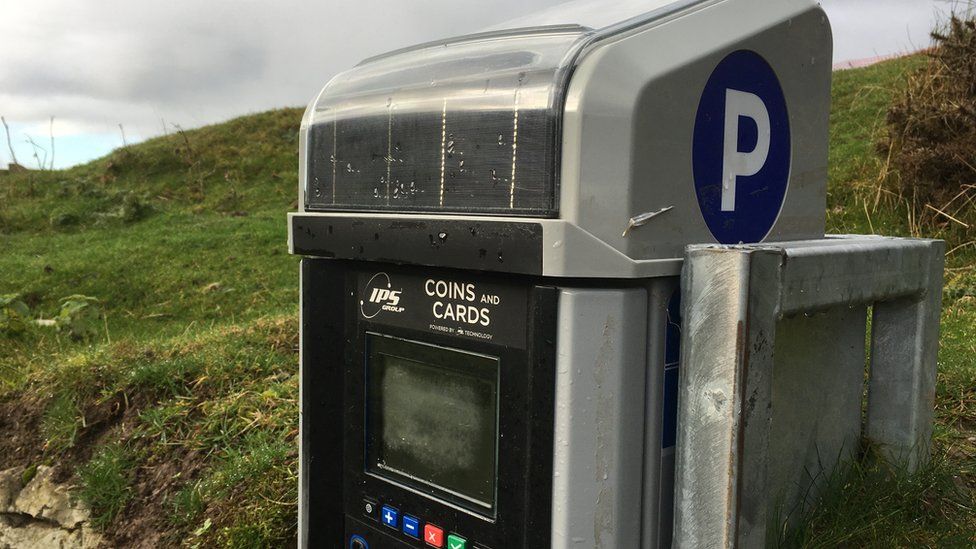 A contactless machine in the Moel Famau car park