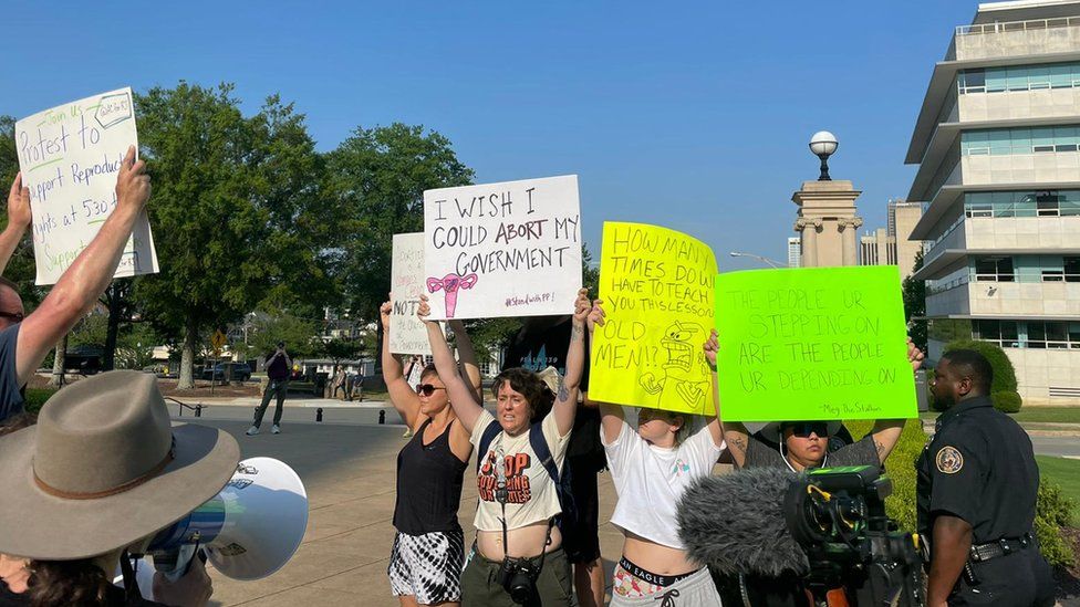 Pro-choice protesters outside Arkansas state house