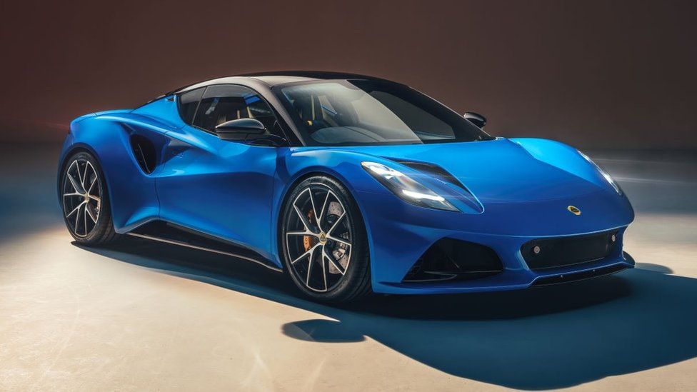 Lotus launches the Emira as its 'last hurrah' conventional petrol sports  car - BBC News