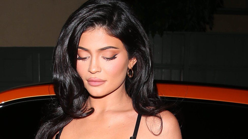 Kylie Jenner becomes first woman with 300 million Instagram followers thumbnail