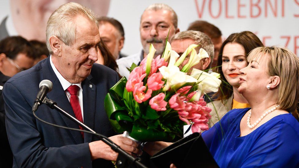 Czech President Milos Zeman (L) and his wife Ivana Zemanova (R) receive a buoquet of flowers as they celebrate his victory in the presidential election run-off in Prague, Czech Republic, 27 January 2018.