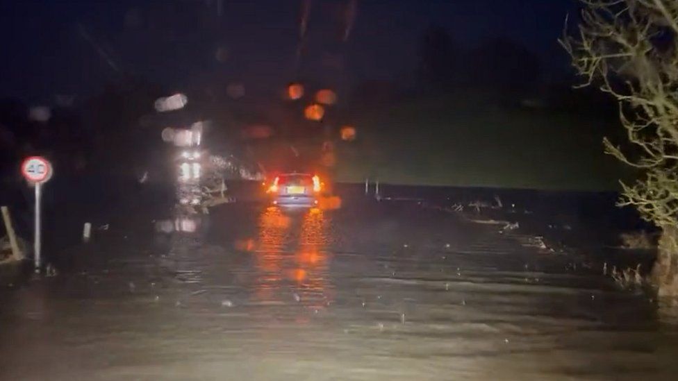 North Yorkshire roads flooded and drivers rescued after heavy rain ...