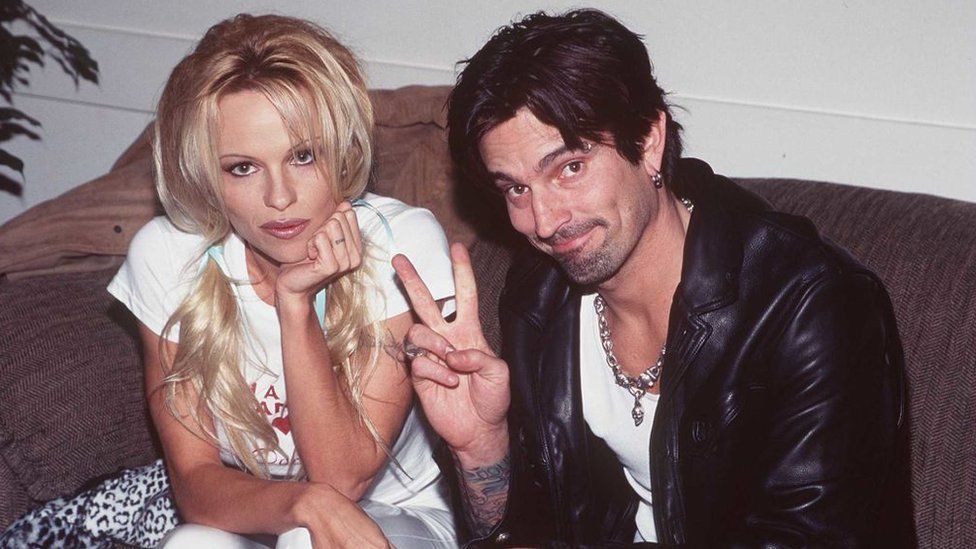 Pam Anderson  Tommy Lee բͧ Motley Crue ЫѺ American Music Awards ѧǷշ Shrine Auditorium ͧ