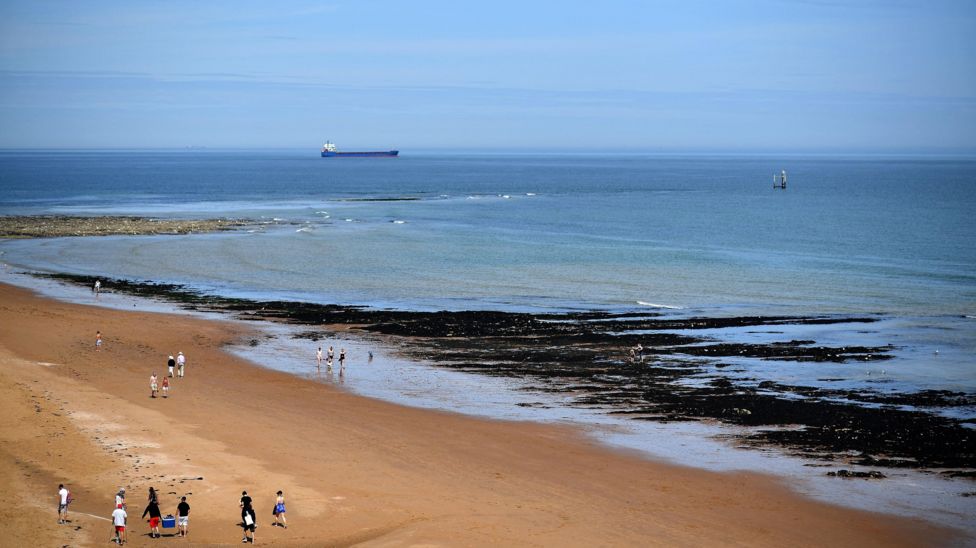 Blue Flag awards given to 12 beaches in South East BBC News