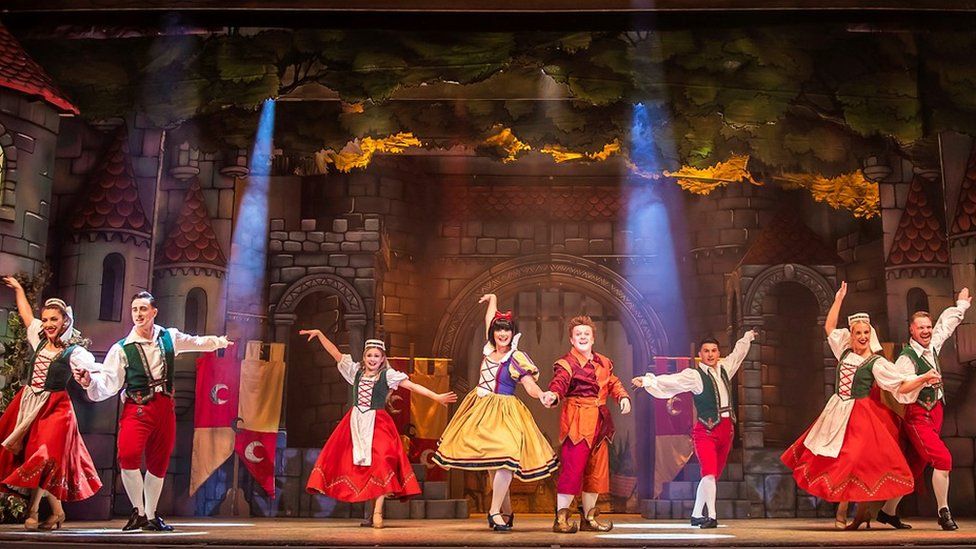 Snow White and The Seven Dwarfs being performed in St Albans in December