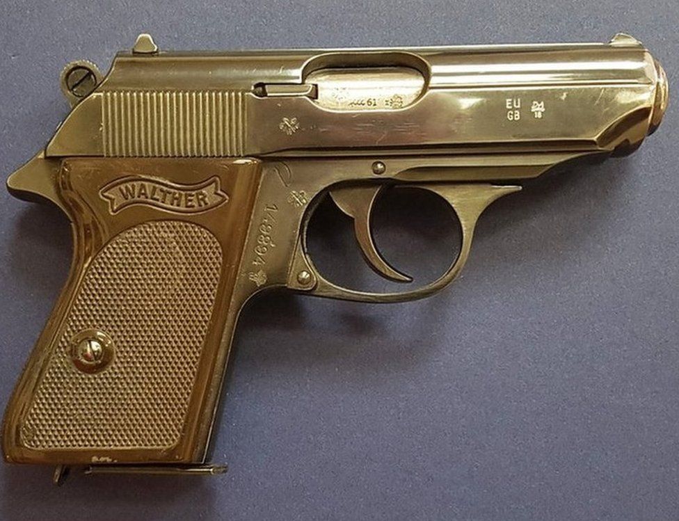 First James Bond 007 Gun To Go Under The Hammer c News