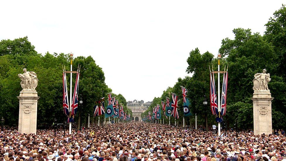 Thousands of people on The Mall for the flypast