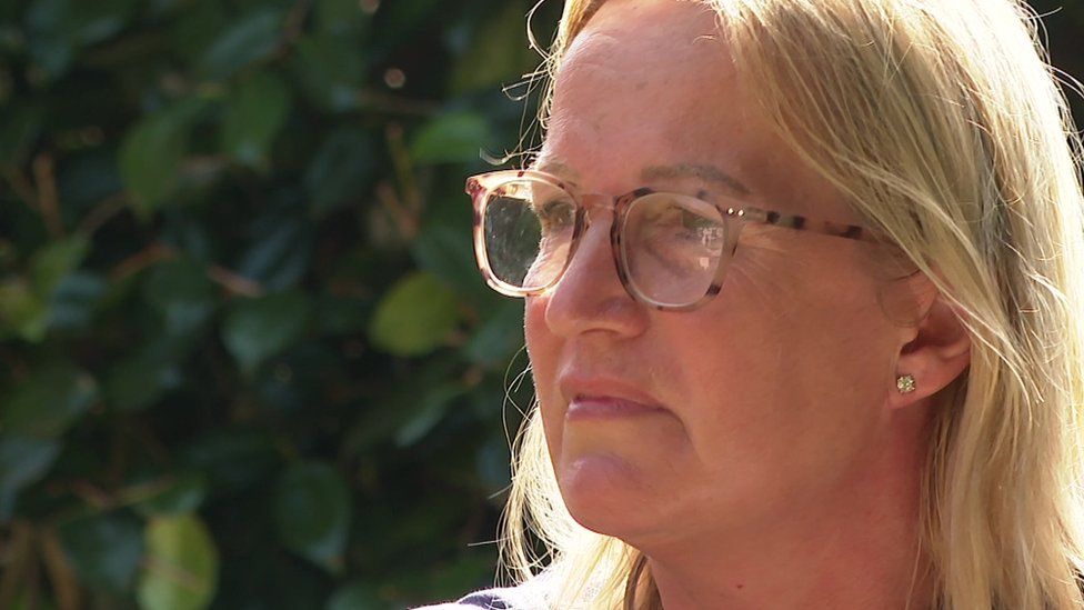 Covid Timperley care home faces staffing crisis over vaccine rule BBC News