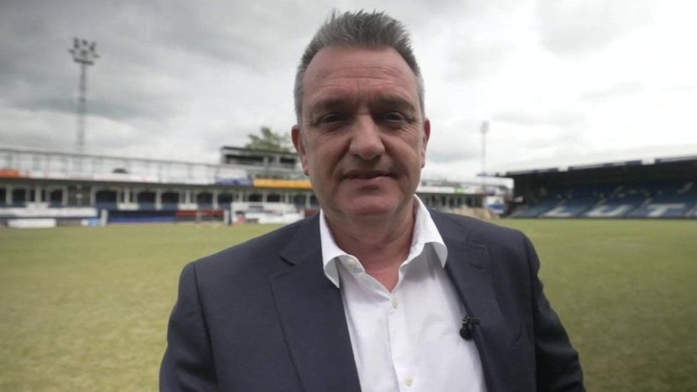 Gary Sweet, Luton chief executive