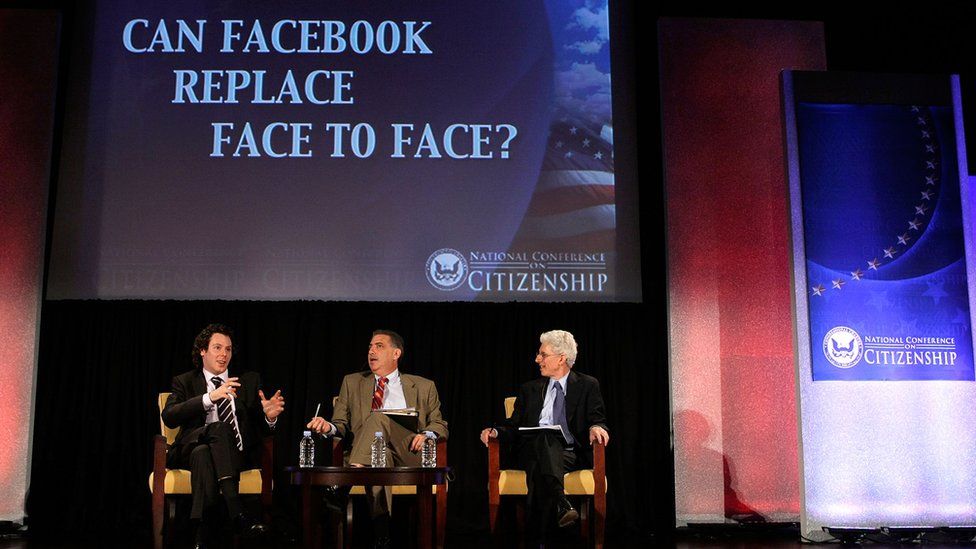 Facebook: монетизация человеческого одиночества?