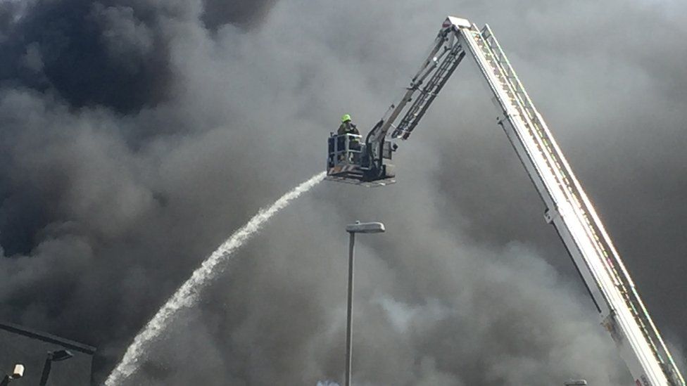 Paint factory fire causes traffic disruption in Leicester city centre