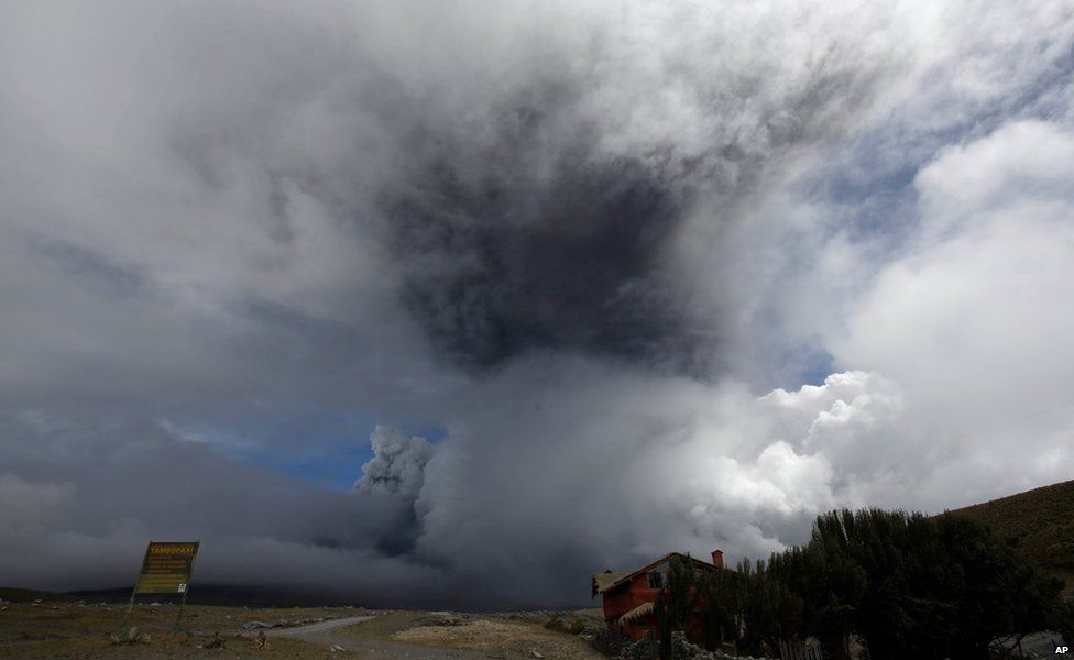 The Cotopaxi volcano spews ash and vapour in Ecuador, on 14 August, 2015