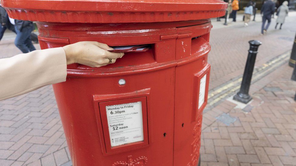 Royal Mail: Post delayed as new two day strike begins - BBC Newsround