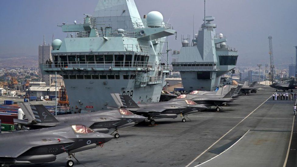 UK and US F-35 fighter jets on HMS Queen Elizabeth