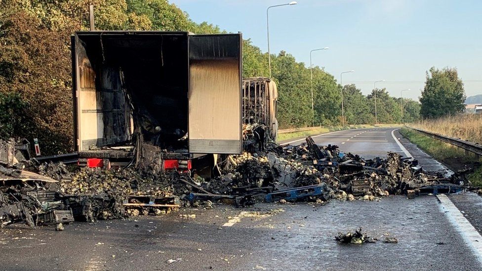 A1M reopened after lorry fire between Doncaster and Pontefract