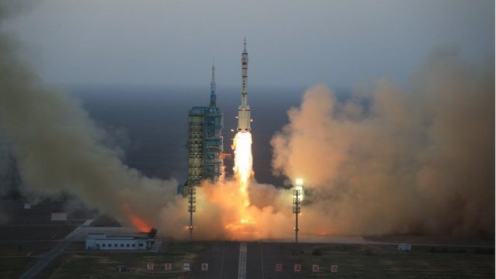 The Long March-2F carrier rocket carrying China"s Shenzhou 11 spacecraft blasts off from the launch pad at the Jiuquan Satellite Launch Center in Jiuquan, northwest China"s Gansu Province, on 17 October