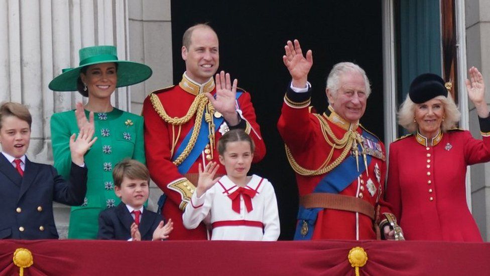 Royal Family wave from the balcony at Buckingham Palace