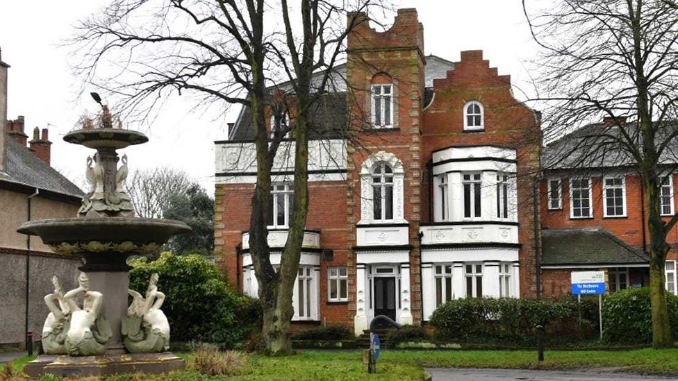 Concerns over plans to close Hull medical centre BBC News