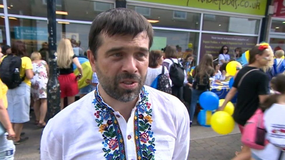 Ukraine war Refugees in Canterbury mark independence day BBC News