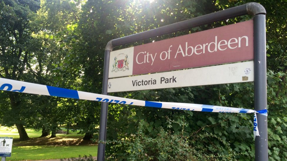 Man found dead in Victoria Park in Aberdeen - BBC News