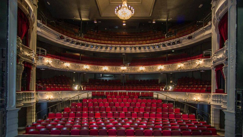 York Theatre Royal opens after £6m refurbishment - BBC News