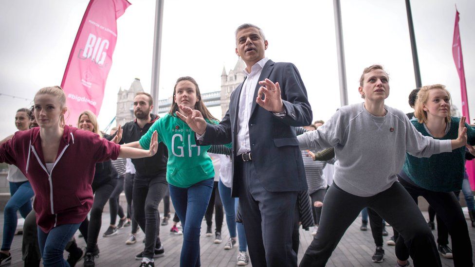 sadiq khan city hall dance