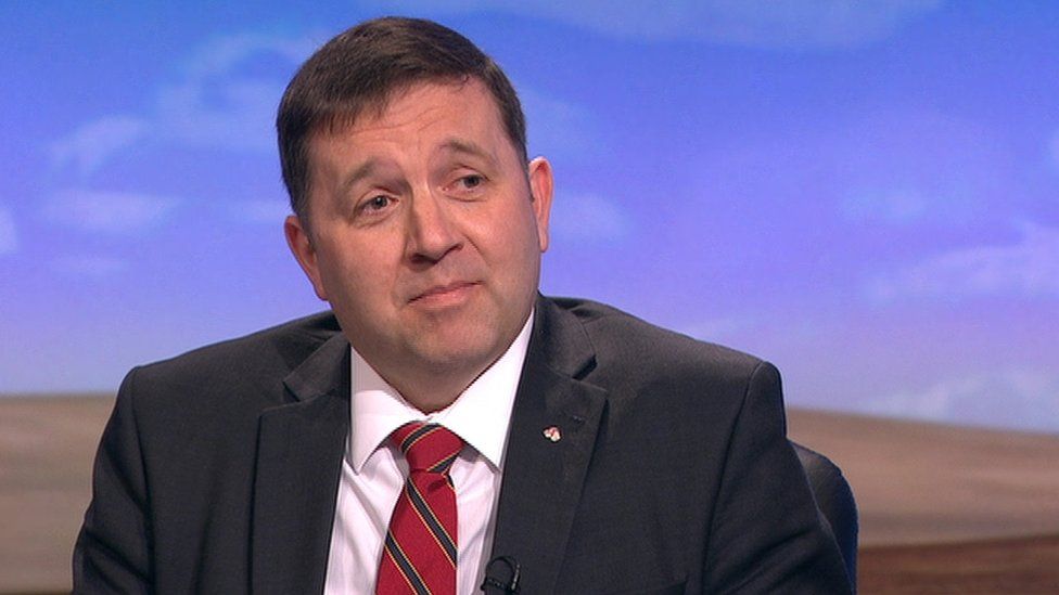 Robin Swann 'not ruling out' UUP leadership bid - BBC News