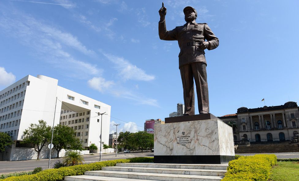 Samora Machel statue