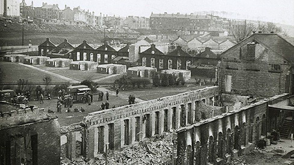 Services Remember Clydebank Blitz On 75th Anniversary Bbc News 