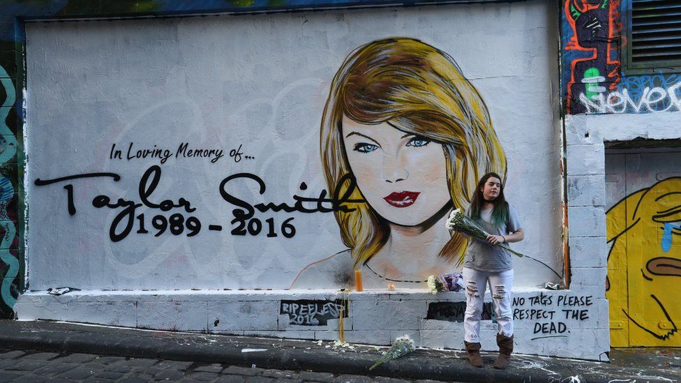A mural of Taylor Swift