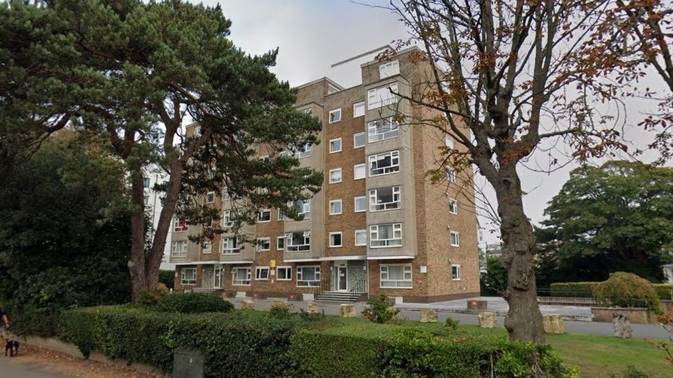 Bournemouth flats' residents prepare to face Christmas without water