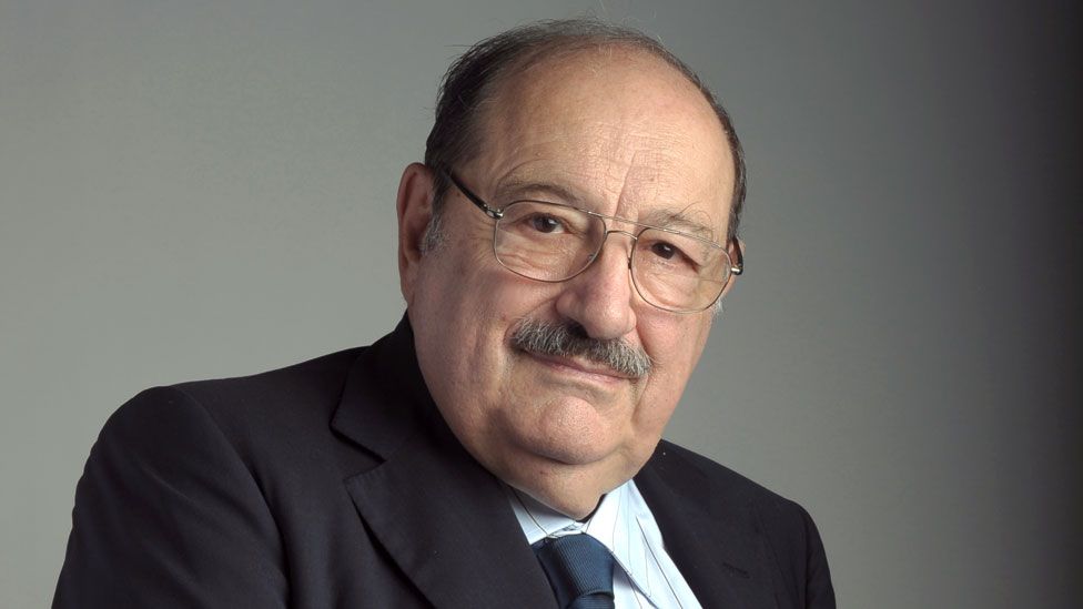 Italian writer Umberto Eco dies at 84 - BBC News