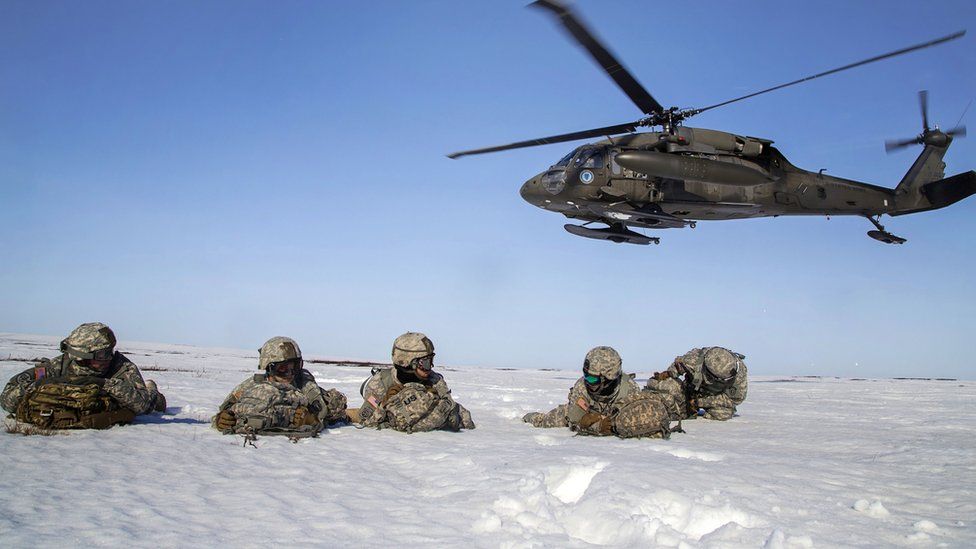 США Тренировка десантников возле Дедхорса, Аляска, 2014 год