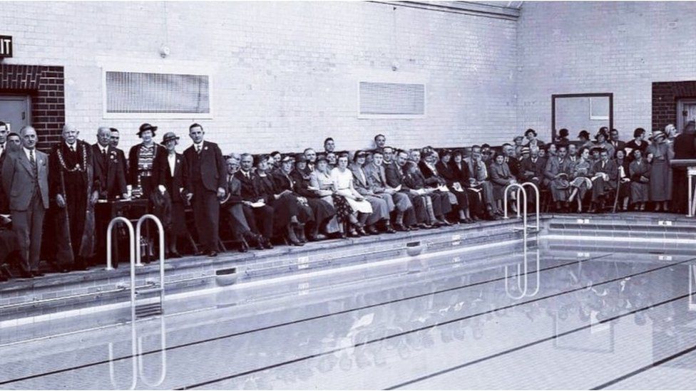 A black & white photograph of the Jubilee Pool when it was opened in 1937