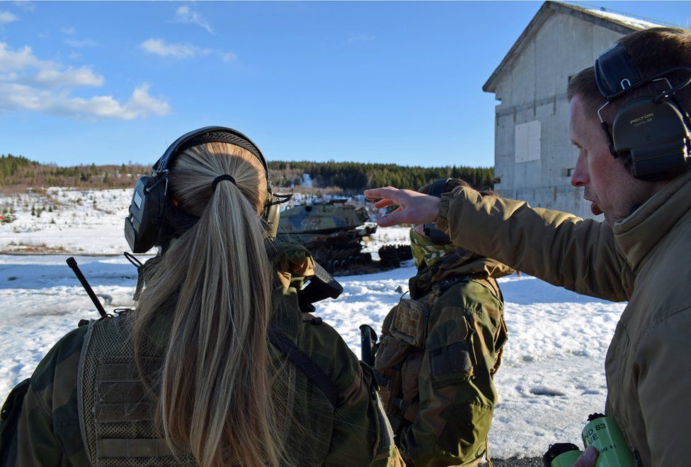 Meet the Hunter Troop: Norway's tough-as-nails female soldiers - BBC News