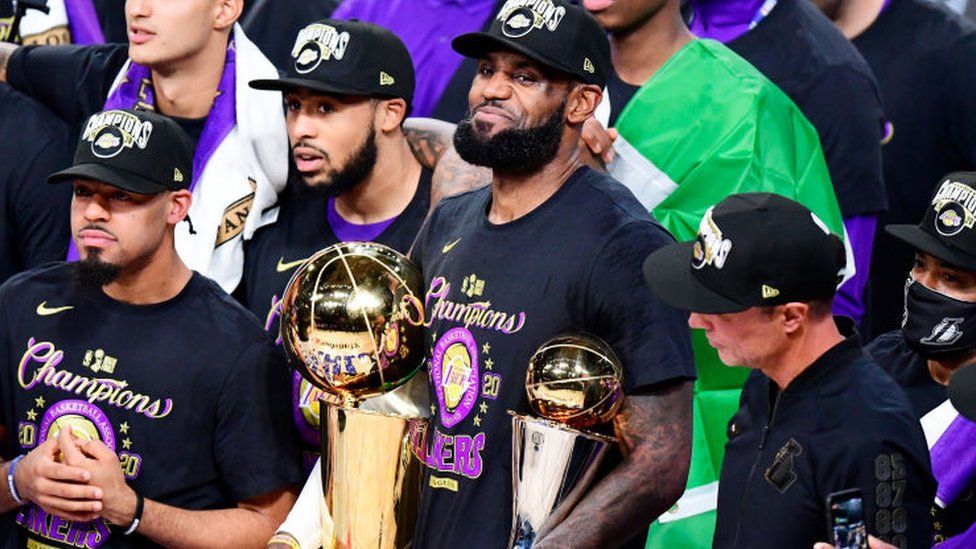 Photos: Lakers NBA Champions Celebration (10/11/20) Photo Gallery