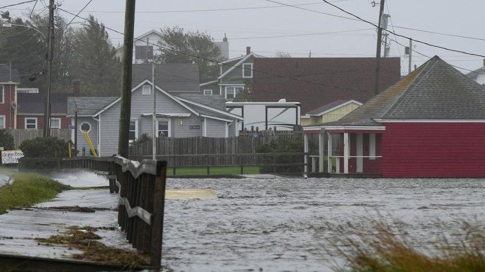 Затопленные улицы после урагана Ли в Локпорте, Новая Шотландия, Канада,