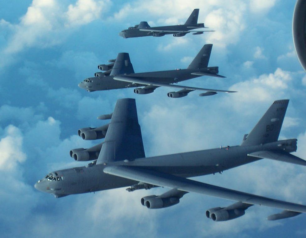 The Weird Reason Why US B-52 Produces Scary Smoky Trails During