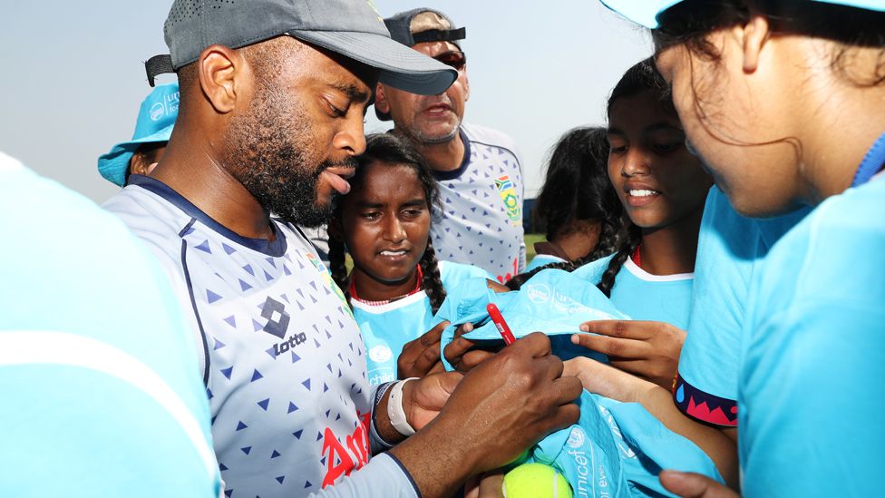 South African cricketer Temba Bavuma signs autographs in Lucknow, India - Monday 10 October 2023