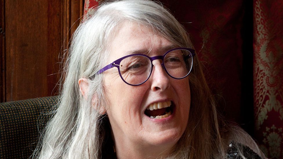 Mary Beard on big thinkers and 'sexist rants' - BBC News