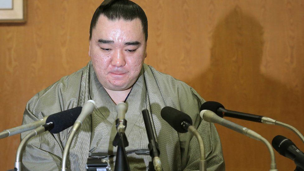 Harumafuji at a news conference