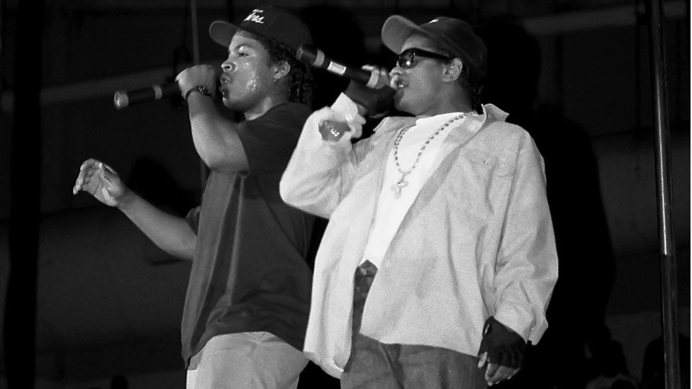 Ice cube ft eazy e. Ice Cube Eazy e. Ice Cube Eazy e Concert 1989. NWA Boyz in the Hood. NWA Eazy e.