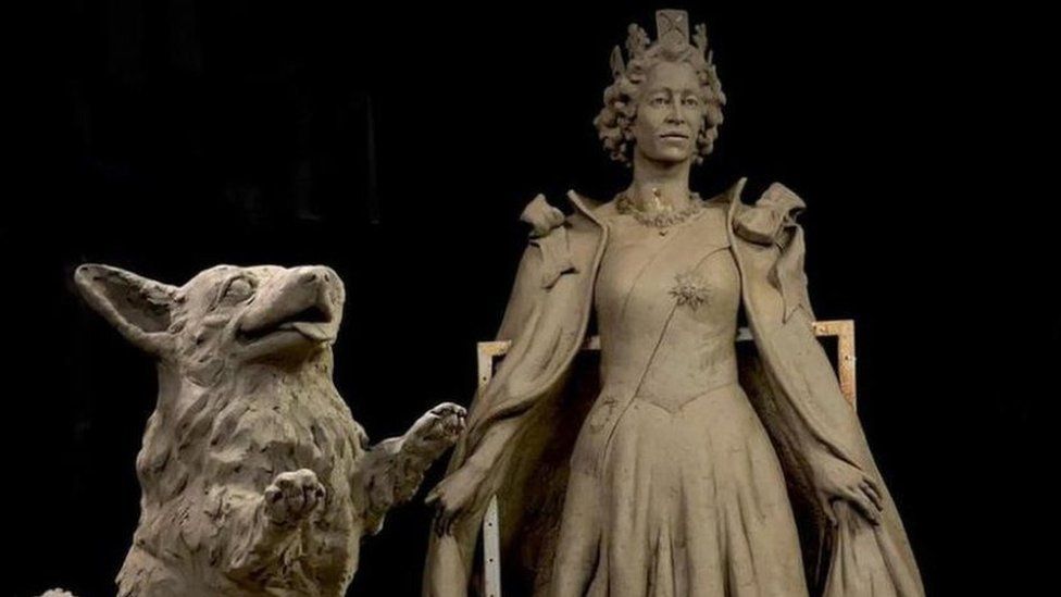 Rutland Queen Elizabeth II statue to be unveiled - BBC News