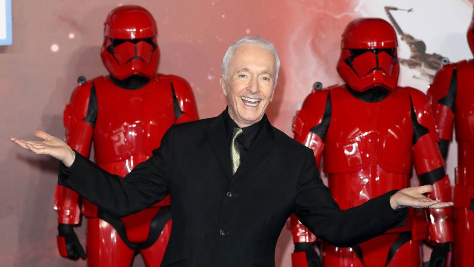 Anthony Daniels at the European premiere of Star Wars: The Rise of Skywalker