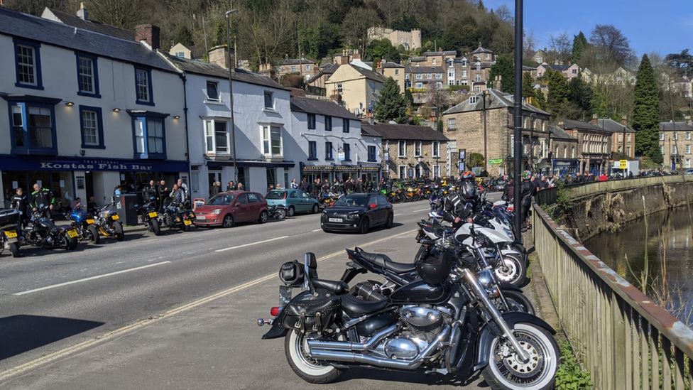 Coronavirus Crowds flock to Matlock Bath 'like a bank holiday' BBC News
