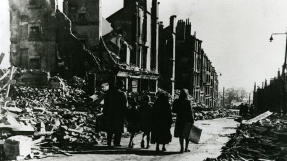 Services remember Clydebank blitz on 75th anniversary BBC News